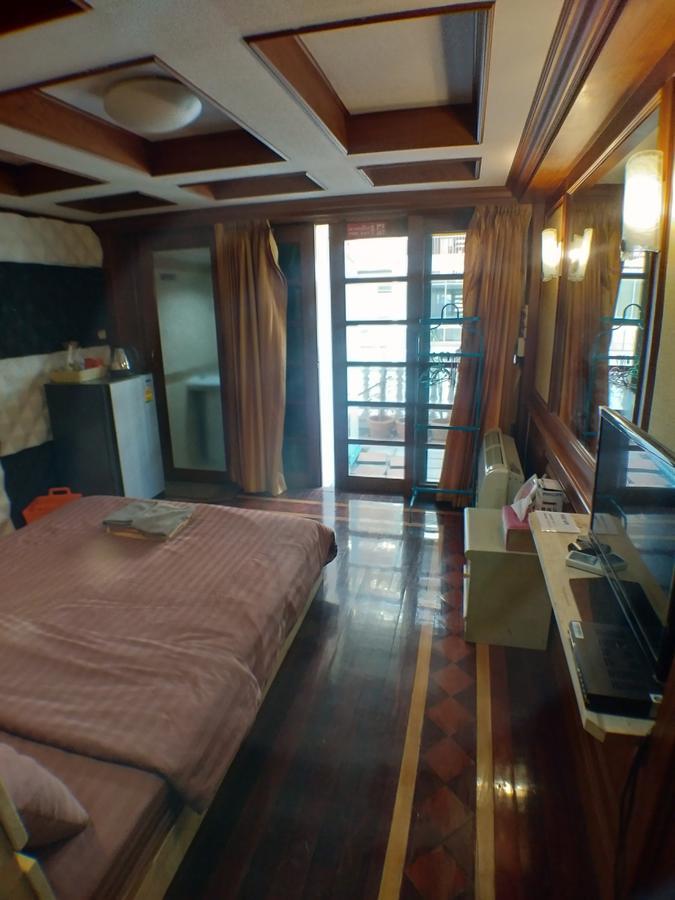 B&B 22 House Bangkok Esterno foto